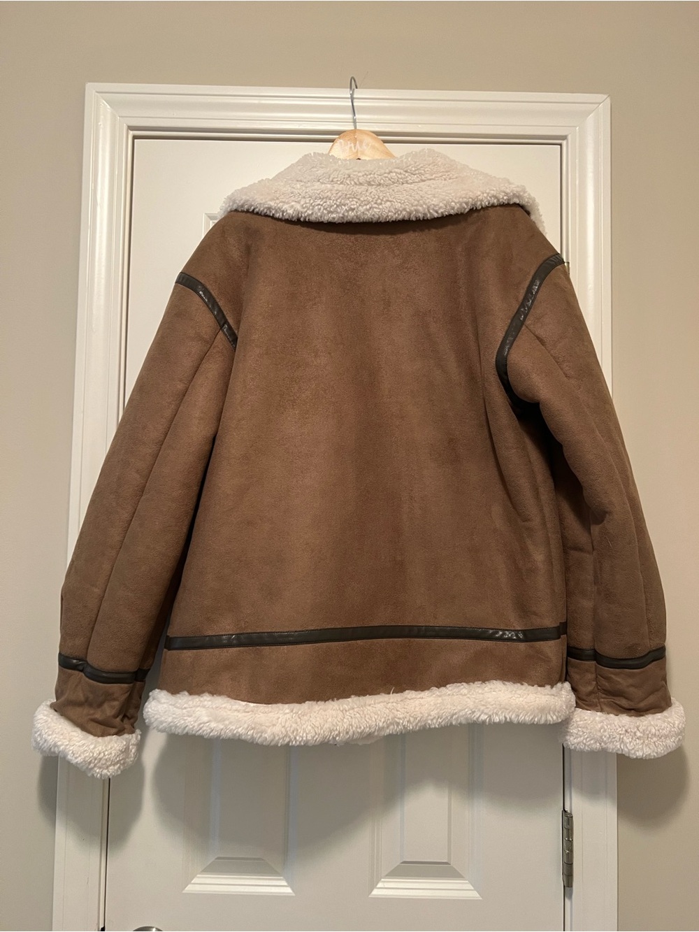 H&M Shearing-Lined Brown Jacket with Cream Collar - Picture 3 of 4